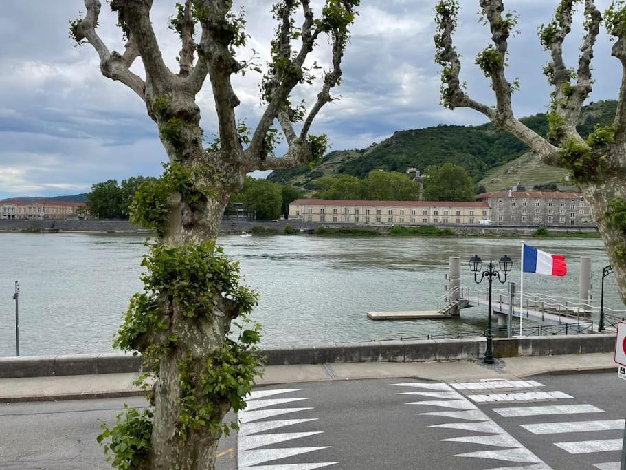 Tain-lʼHermitage La Batellerie, Vue Sur Rhoneヴィラ エクステリア 写真